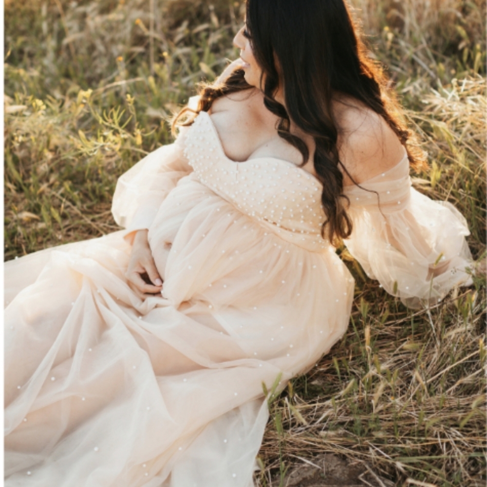 Pearl pleated Tulle maternity gown with puff sleeves